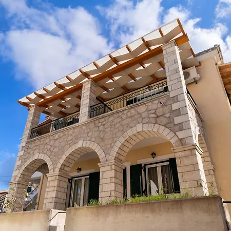 شقة Votistis A1